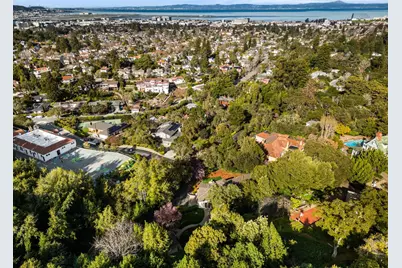 2260 Summit Dr, Hillsborough, CA 94010 - Photo 68