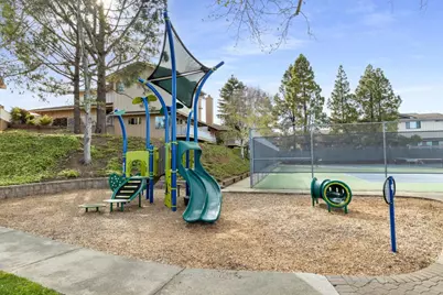 10 Mayflower Ln, San Carlos, CA 94070 - Photo 46