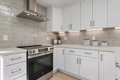 3193 Calzar Dr, San Jose, CA 95118 - Photo 8