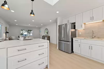 3193 Calzar Dr, San Jose, CA 95118 - Photo 10