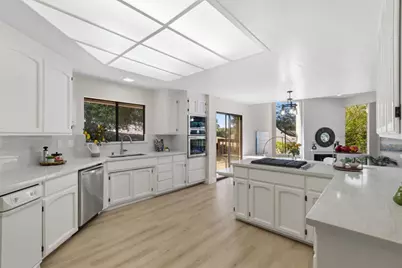 17710 Holiday Dr, Morgan Hill, CA 95037 - Photo 20