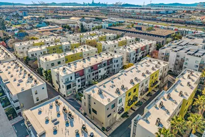 701 Zephyr Dr, Oakland, CA 94607 - Photo 58