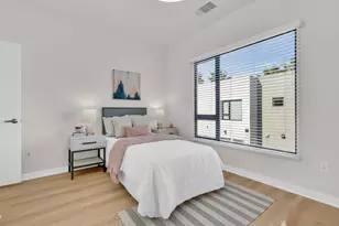 701 Zephyr Dr, Oakland, CA 94607 - Photo 36