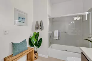 701 Zephyr Dr, Oakland, CA 94607 - Photo 40