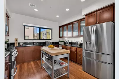 701 Zephyr Dr, Oakland, CA 94607 - Photo 14