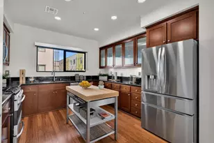 701 Zephyr Dr, Oakland, CA 94607 - Photo 14