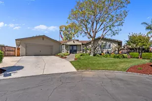 60 Dots Cir, Hollister, CA 95023 - Photo 2