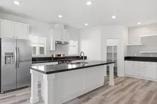 500 W 10th St 140, Gilroy, CA 95020 - Photo 12