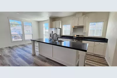 500 W 10th St 140, Gilroy, CA 95020 - Photo 4