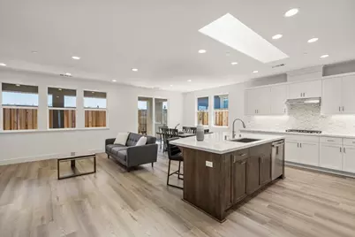 2109 White Oak Dr, Hollister, CA 95023 - Photo 4