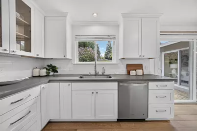 295 Bay Rd, Menlo Park, CA 94025 - Photo 16