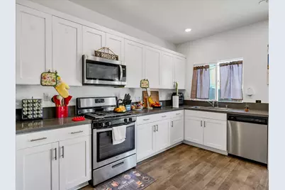 1415 Crimson Ln, Manteca, CA 95336 - Photo 18