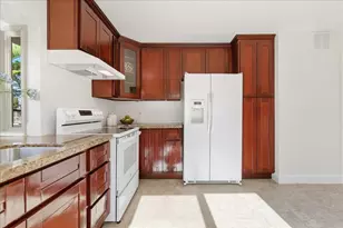 32 Lido Cir, Redwood City, CA 94065 - Photo 30