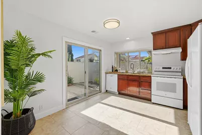 32 Lido Cir, Redwood City, CA 94065 - Photo 26