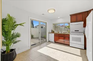 32 Lido Cir, Redwood City, CA 94065 - Photo 26
