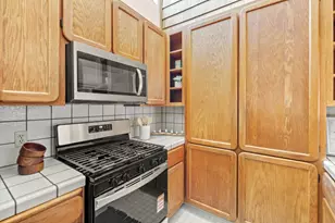 461 Dela Vina Ave 209, Monterey, CA 93940 - Photo 8