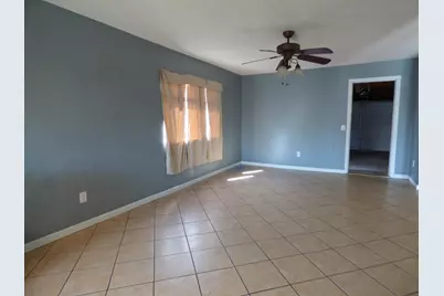 5850 E Ramona Ave, Fresno, CA 93727 - Photo 10