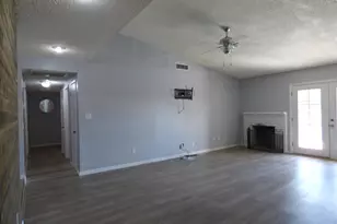 5850 E Ramona Ave, Fresno, CA 93727 - Photo 16