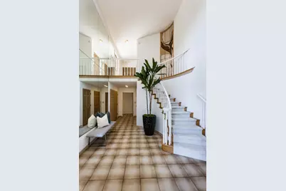 927 Continental Dr, Menlo Park, CA 94025 - Photo 2