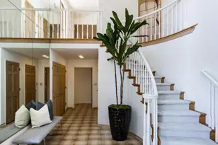 927 Continental Dr, Menlo Park, CA 94025 - Photo 2