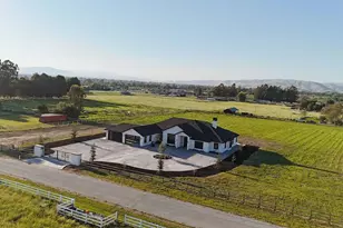 600 Torrano Ct, Hollister, CA 95023 - Photo 2