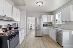 166 E Humboldt St, San Jose, CA 95112 - Photo 8