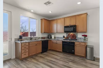 925 Klamath Way, Hollister, CA 95023 - Photo 10