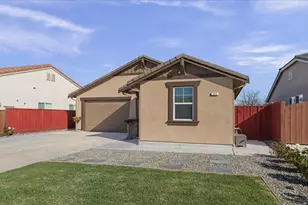 925 Klamath Way, Hollister, CA 95023 - Photo 2