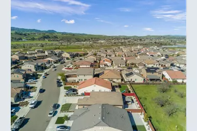 925 Klamath Way, Hollister, CA 95023 - Photo 32