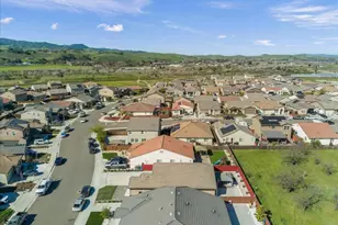 925 Klamath Way, Hollister, CA 95023 - Photo 32