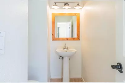 980 Longfellow Dr, Salinas, CA 93906 - Photo 16