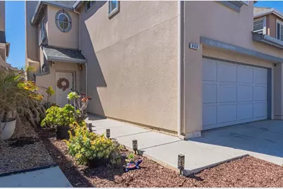 980 Longfellow Dr, Salinas, CA 93906 - Photo 2