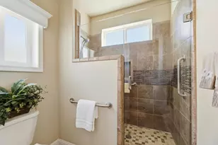 393 Chateau La Salle Dr 393, San Jose, CA 95111 - Photo 16