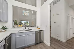 903 Sunrose Ter 310, Sunnyvale, CA 94086 - Photo 8