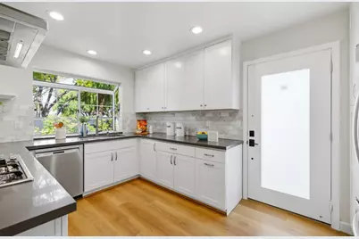 800 Fountain Park Ln, Mountain View, CA 94043 - Photo 16