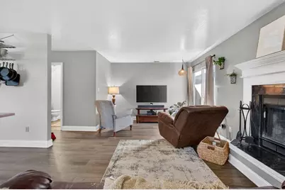 1459 Squire Ct, Hollister, CA 95023 - Photo 18