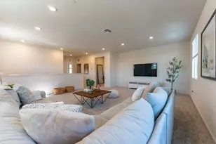 1880 Violet Dr, Hollister, CA 95023 - Photo 10