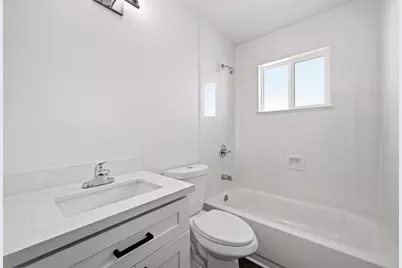 7876 Bancroft Ave, Oakland, CA 94605 - Photo 16