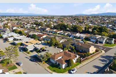 629 Pilgrim Dr, Foster City, CA 94404 - Photo 32