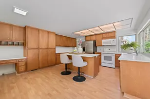 880 Russet Dr, Sunnyvale, CA 94087 - Photo 8