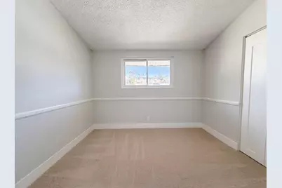 27723 Foxlane Dr, Canyon Country, CA 91351 - Photo 14