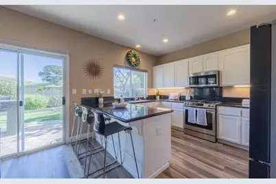 27312 Bavella Way, Salinas, CA 93908 - Photo 10