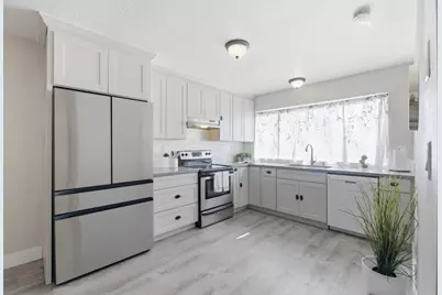 2570 Downing Ave, San Jose, CA 95128 - Photo 16