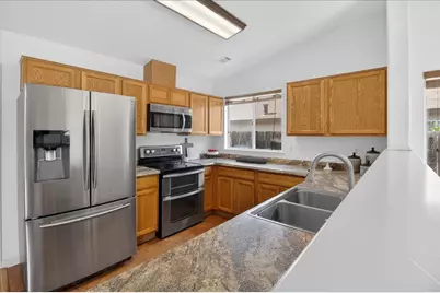 821 Feather Ct, Hollister, CA 95023 - Photo 32