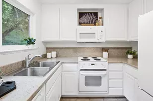 4024 Farm Hill 8, Redwood City, CA 94061 - Photo 6