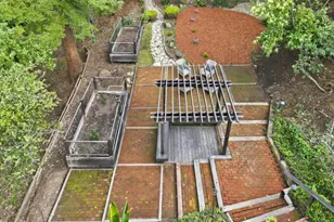 25564 Fernhill Dr, Los Altos Hills, CA 94024 - Photo 8