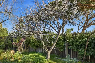 572 Seahorse Ln, Redwood Shores, CA 94065 - Photo 32