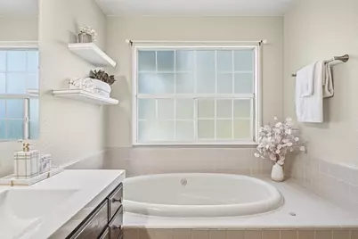 2163 Woodard Rd, San Jose, CA 95124 - Photo 32