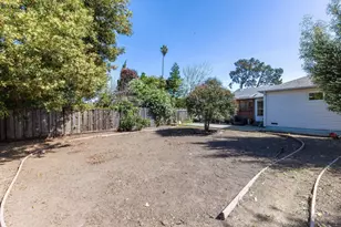 1537 Cypress Ave, San Mateo, CA 94401 - Photo 58