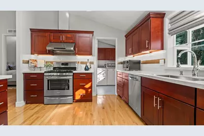 14355 La Rinconada Dr, Los Gatos, CA 95032 - Photo 16